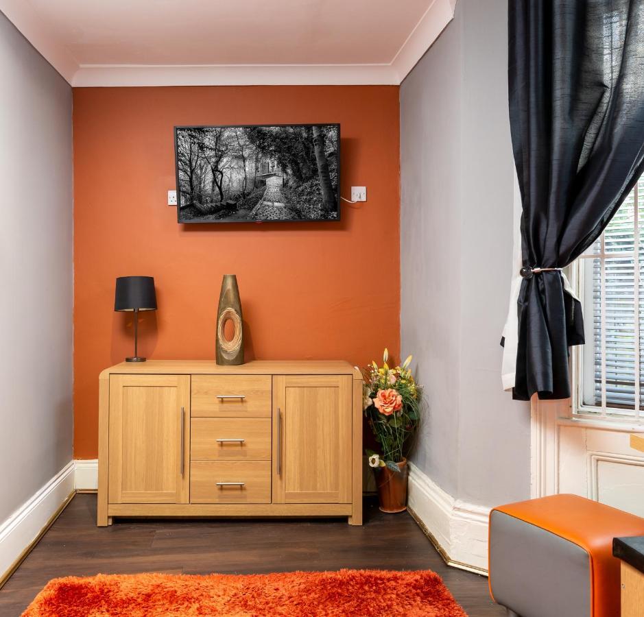 Stockton Town Centre Apartments Free Parking And Wi-Fi Extérieur photo